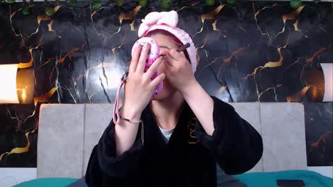 Adris  Juan online show from March 21, 2:05 am