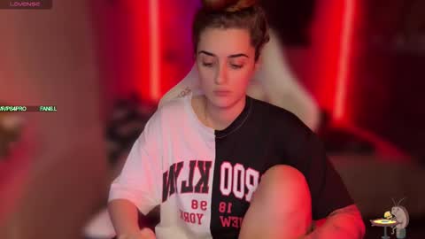 Queen of Pain online show from November 15, 6:04 pm