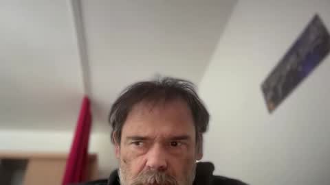 Snapshot of psychoted chatting on November 16, 10:32 am Basti or Baaaaasti online show from November 16, 10:32 am