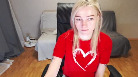 Snapshot of puma_ma chatting on December 20, 1:25 am Polly online show from December 20, 1:25 am