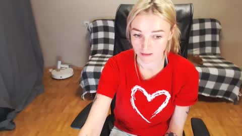 Snapshot of puma_ma chatting on December 28, 3:26 pm Polly online show from December 28, 3:26 pm