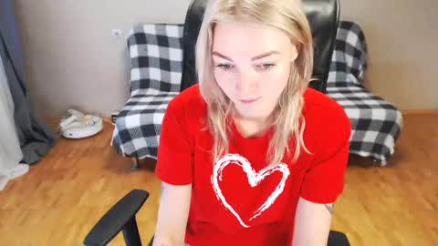 Snapshot of puma_ma chatting on January 7, 7:42 am Polly online show from January 7, 7:42 am