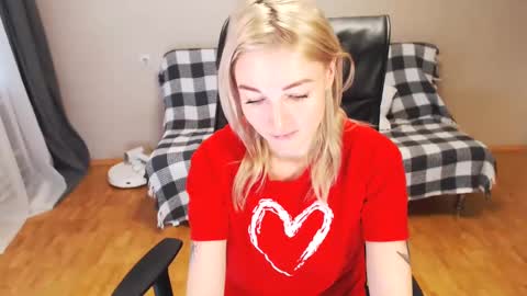 Snapshot of puma_ma chatting on January 19, 8:50 am Polly online show from January 19, 8:50 am