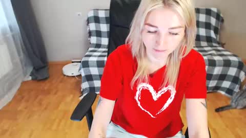 Snapshot of puma_ma chatting on February 14, 4:58 am Polly online show from February 14, 4:58 am