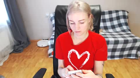 Snapshot of puma_ma chatting on February 17, 5:36 am Polly online show from February 17, 5:36 am