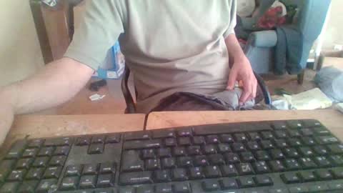 Snapshot of pup_y chatting on October 9, 8:34 am pup_y online show from October 9, 8:34 am