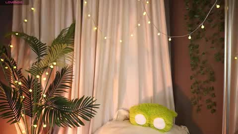 Snapshot of pure_dirt chatting on September 13, 5:40 am constant schedule Wednesday Friday Saturday Sunday The Rosemarie online show from September 13, 5:40 am