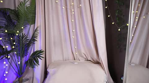 Snapshot of pure_dirt chatting on October 22, 6:02 am constant schedule Wednesday Friday Saturday Sunday The Rosemarie online show from October 22, 6:02 am