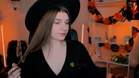 Snapshot of pure_radiance chatting on October 25, 8:55 am Ask me3 online show from October 25, 8:55 am