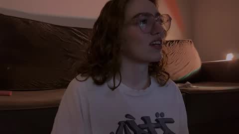 Snapshot of purity_ring chatting on January 6, 9:22 pm Marie online show from January 6, 9:22 pm