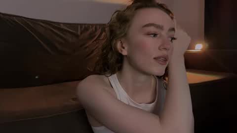 Snapshot of purity_ring chatting on February 12, 11:51 pm Marie online show from February 12, 11:51 pm