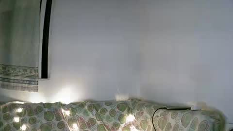 Snapshot of purple_23 chatting on November 6, 7:09 am Lizzy online show from November 6, 7:09 am