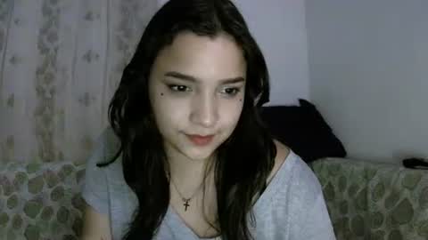 Snapshot of purple_23 chatting on December 19, 6:53 am Lizzy online show from December 19, 6:53 am