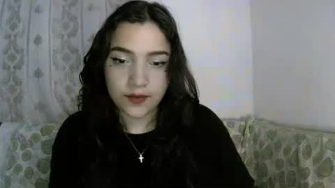 Snapshot of purple_23 chatting on December 20, 7:48 am Lizzy online show from December 20, 7:48 am