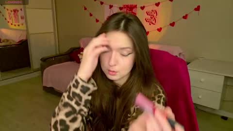 Bella online show from November 27, 5:42 am