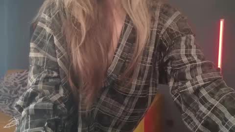 Bella online show from April 16, 8:59 am