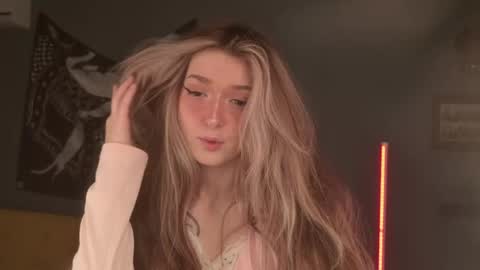 Bella online show from April 19, 9:52 am