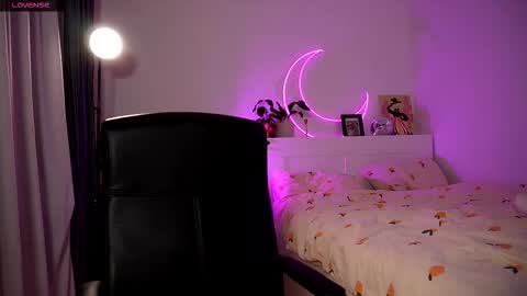 Snapshot of purple_baby chatting on October 5, 4:05 pm Sasha  wait you here 6 of November. will celebrate my B- day online show from October 5, 4:05 pm