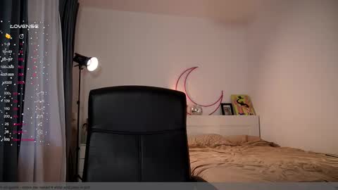 Snapshot of purple_baby chatting on October 31, 11:55 am Sasha  wait you here 6 of November. will celebrate my B- day online show from October 31, 11:55 am