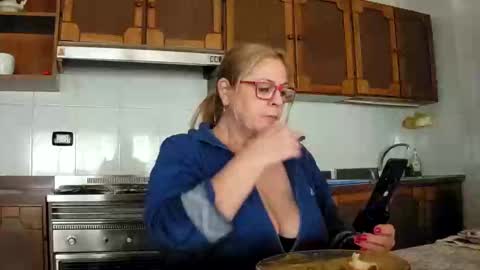 Snapshot of pussy_boom4u chatting on January 25, 1:19 pm Mary online show from January 25, 1:19 pm