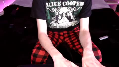 Snapshot of pussylover2182 chatting on December 11, 10:47 am pussylover2182 online show from December 11, 10:47 am