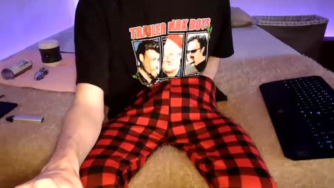 Snapshot of pussylover2182 chatting on December 14, 7:51 am pussylover2182 online show from December 14, 7:51 am