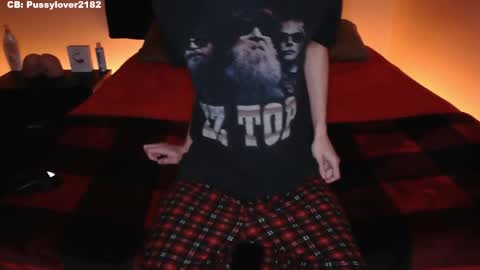 Snapshot of pussylover2182 chatting on November 10, 4:00 am pussylover2182 online show from November 10, 4:00 am