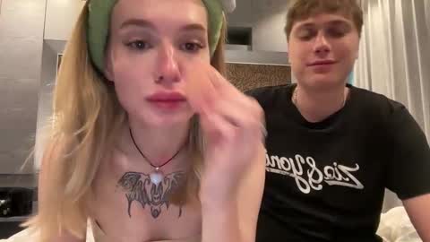 Snapshot of pussymoneywet chatting on October 11, 12:32 am Lina online show from October 11, 12:32 am