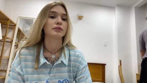 Snapshot of pussymoneywet chatting on November 29, 8:56 pm Lina online show from November 29, 8:56 pm