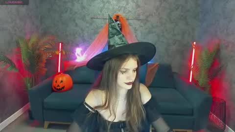 Snapshot of pussyonluck chatting on October 28, 6:50 am Ellie online show from October 28, 6:50 am