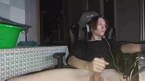 Snapshot of pwnzglad chatting on September 29, 9:41 pm pwnzglad online show from September 29, 9:41 pm