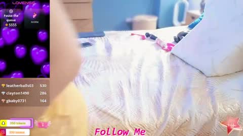 Queen And King online show from February 24, 5:31 pm