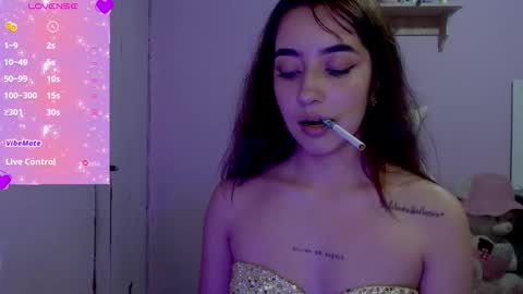 Snapshot of quee_tiana chatting on October 28, 12:36 am your princess online show from October 28, 12:36 am