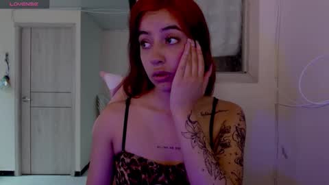 Snapshot of quee_tiana chatting on December 3, 5:33 pm your princess online show from December 3, 5:33 pm