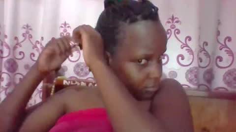 queen014 online show from November 16, 7:30 pm