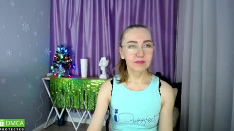 Snapshot of queen_a_n_i chatting on December 12, 8:25 am A N I Ill be here on December 1st online show from December 12, 8:25 am