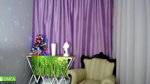 Snapshot of queen_a_n_i chatting on December 13, 10:30 am A N I Ill be here on December 1st online show from December 13, 10:30 am