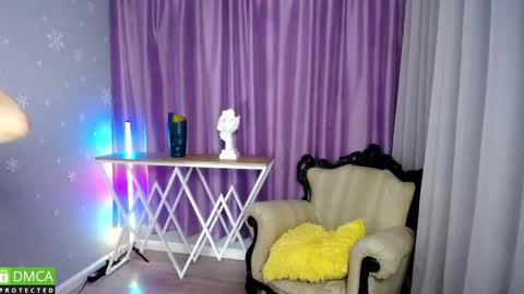 Snapshot of queen_a_n_i chatting on September 15, 10:59 am A N I Ill be here on December 1st online show from September 15, 10:59 am