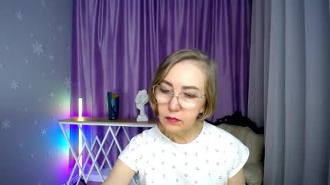 Snapshot of queen_a_n_i chatting on November 13, 2:16 pm A N I Ill be here on December 1st online show from November 13, 2:16 pm