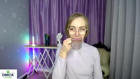 Snapshot of queen_a_n_i chatting on November 27, 9:00 am A N I Ill be here on December 1st online show from November 27, 9:00 am