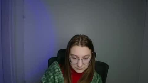 Snapshot of queen_amelie chatting on February 15, 7:51 am Amelie online show from February 15, 7:51 am