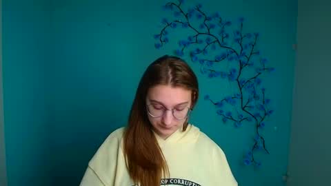 Snapshot of queen_amelie chatting on March 1, 12:29 pm Amelie online show from March 1, 12:29 pm