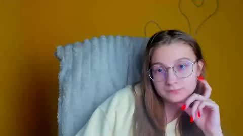 Snapshot of queen_amelie chatting on March 4, 12:22 pm Amelie online show from March 4, 12:22 pm