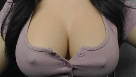 Snapshot of queen_boobsz chatting on December 16, 4:23 pm queen_boobsz online show from December 16, 4:23 pm