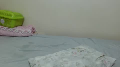 queen ema online show from April 19, 6:10 pm