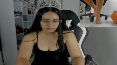 queen_findom1 online show from December 5, 5:49 am