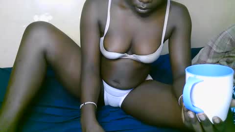 queen_latasha online show from December 1, 6:46 pm