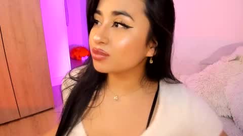 Snapshot of queen_liana chatting on December 7, 8:55 am Liana  online show from December 7, 8:55 am