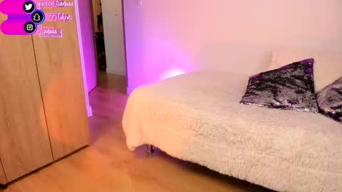 Snapshot of queen_liana chatting on December 20, 7:33 am Liana  online show from December 20, 7:33 am