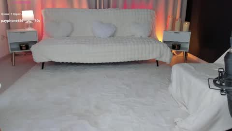 Snapshot of queen_of_deepthroat chatting on February 1, 5:28 am queen_of_deepthroat online show from February 1, 5:28 am